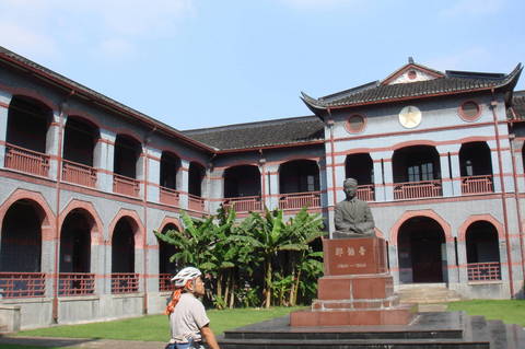 セント・ジョンズ・ユニバーシティ（現華東政法学院）懐施堂　1894年